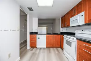 446 SW 113th, Pembroke Pines, FL 33025 - Photo 9