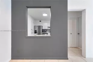 5151 Collins, Miami Beach, FL 33140 - Photo 9