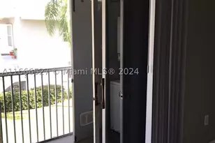 459 NE 210th Circle, Miami, FL 33179 - Photo 23