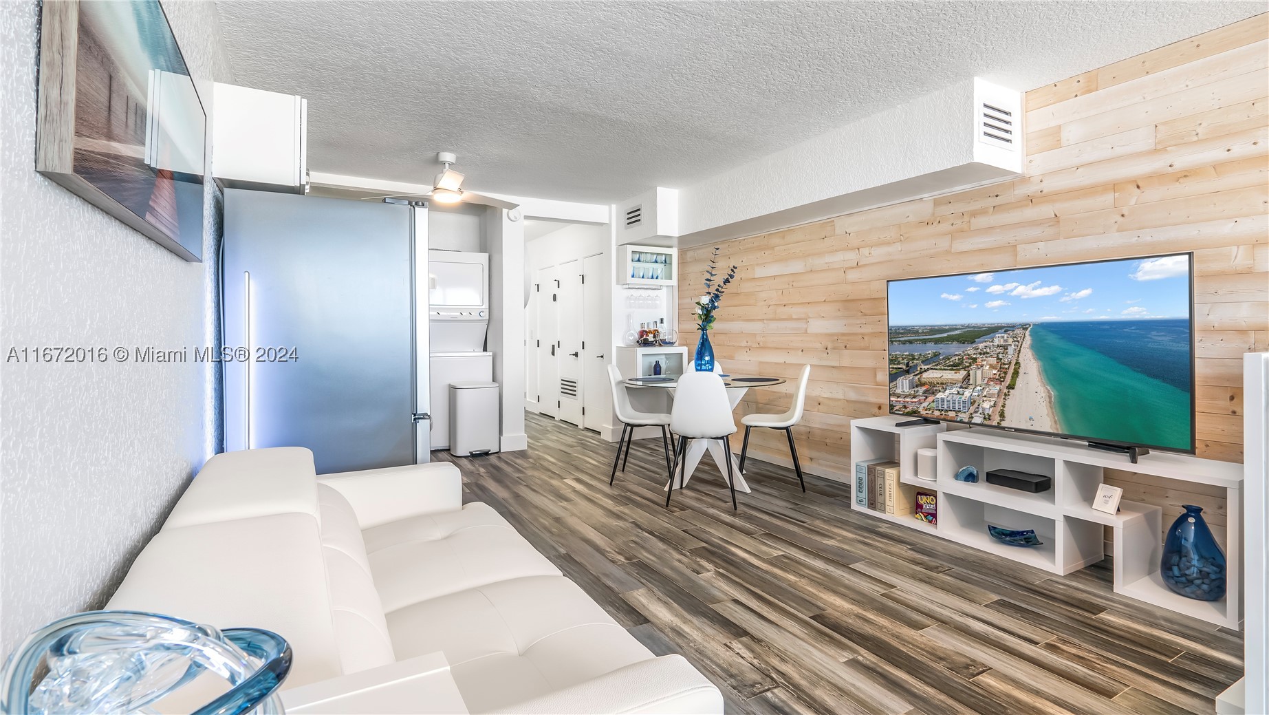 201 Van Buren #103 main architectural view