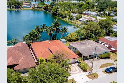 232 SW 7th, Hallandale Beach, FL 33009 - Photo 3