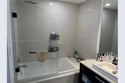 55 SW 9th #1604, Miami, FL 33130 - Photo 11