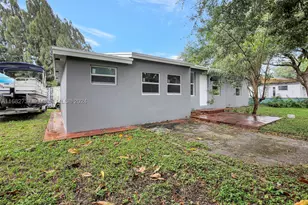 4381 SW 51st, Davie, FL 33314 - Photo 5