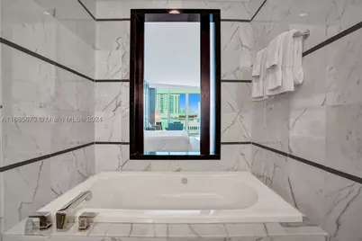 4391 Collins #915, Miami Beach, FL 33140 - Photo 21
