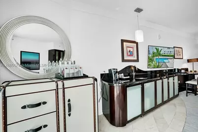 4391 Collins #915, Miami Beach, FL 33140 - Photo 11