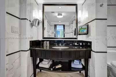 4391 Collins #915, Miami Beach, FL 33140 - Photo 25