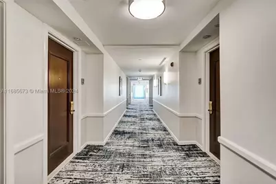4391 Collins #915, Miami Beach, FL 33140 - Photo 37