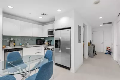 1060 Brickell #409, Miami, FL 33131 - Photo 7
