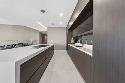 851 NE 1st #PH 5112, Miami, FL 33132 - Photo 9
