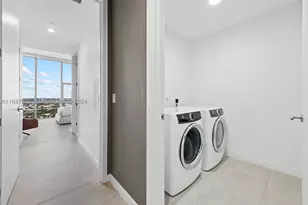 851 NE 1st, Miami, FL 33132 - Photo 41
