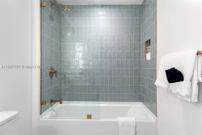 159 NE 6th #3002, Miami, FL 33132 - Photo 15