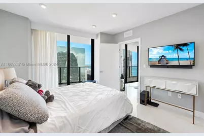 1300 S Miami #3402, Miami, FL 33130 - Photo 11