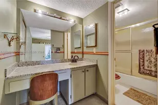 1104 N Hiatus, Pembroke Pines, FL 33026 - Photo 9