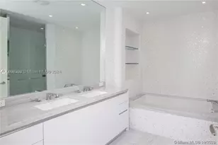 16901 Collins, Sunny Isles Beach, FL 33160 - Photo 15