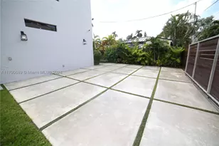 1345 Hollywood, Hollywood, FL 33019 - Photo 33