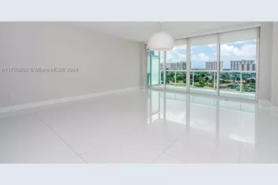 400 Sunny Isles #919, Sunny Isles Beach, FL 33160 - Photo 5