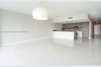 400 Sunny Isles #919, Sunny Isles Beach, FL 33160 - Photo 9