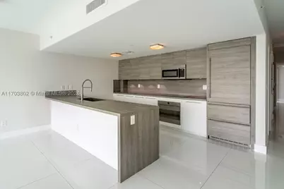 400 Sunny Isles #919, Sunny Isles Beach, FL 33160 - Photo 11