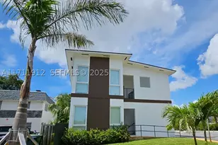 210 SE 10th, Hallandale Beach, FL 33009 - Photo 3