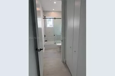 210 SE 10th, Hallandale Beach, FL 33009 - Photo 17