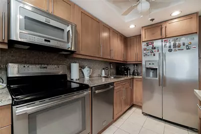 20515 E Country Club #1048, Aventura, FL 33180 - Photo 9