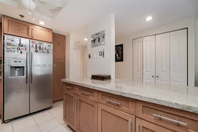 20515 E Country Club #1048, Aventura, FL 33180 - Photo 11