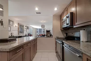20515 E Country Club, Aventura, FL 33180 - Photo 13