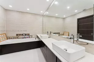3700 Island, Aventura, FL 33160 - Photo 13