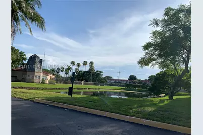 8710 SW 3rd #104, Pembroke Pines, FL 33025 - Photo 5
