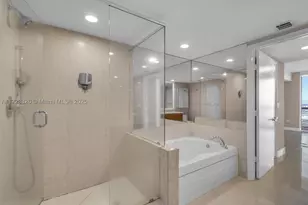 50 Biscayne, Miami, FL 33132 - Photo 25