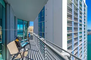 325 S Biscayne, Miami, FL 33131 - Photo 25