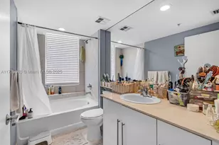 325 S Biscayne, Miami, FL 33131 - Photo 21
