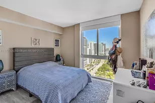 325 S Biscayne, Miami, FL 33131 - Photo 13