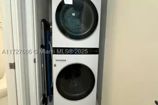 1040 Biscayne, Miami, FL 33132 - Photo 9
