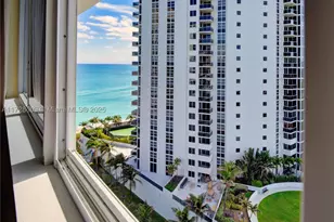 19201 Collins, Sunny Isles Beach, FL 33160 - Photo 17