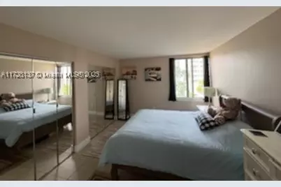 250 180th #455, Sunny Isles Beach, FL 33160 - Photo 17