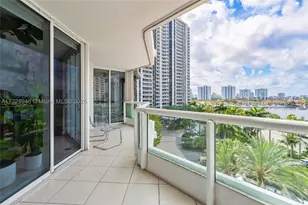 21205 Yacht Club, Aventura, FL 33180 - Photo 13