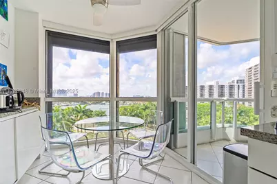 21205 Yacht Club #805, Aventura, FL 33180 - Photo 11