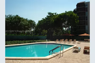 3101 N Country Club #306, Aventura, FL 33180 - Photo 5