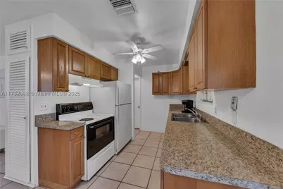 2300 Jackson #10, Hollywood, FL 33020 - Photo 5