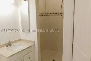 617 SE 7, Cape Coral, FL 33990 - Photo 3