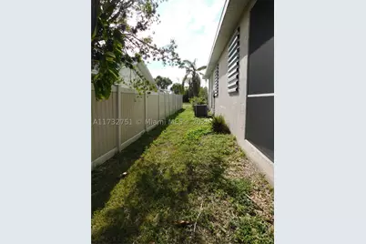 617 SE 7, Cape Coral, FL 33990 - Photo 13