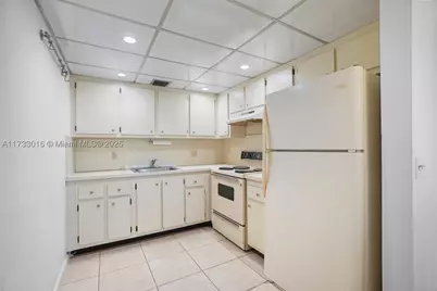 151 SW 135th #302T, Pembroke Pines, FL 33027 - Photo 27