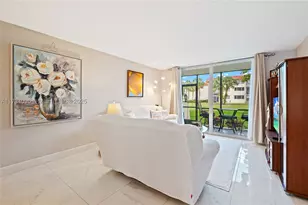 711 S Hollybrook, Pembroke Pines, FL 33025 - Photo 9