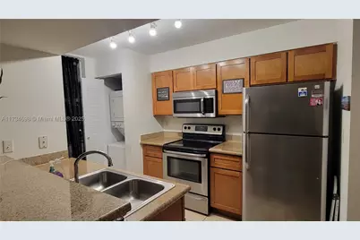 219 NW 12th #1004, Miami, FL 33128 - Photo 3