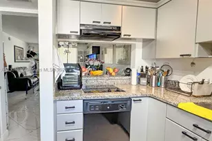 2930 Point E, Aventura, FL 33160 - Photo 11