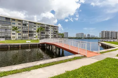 2930 Point East #E109, Aventura, FL 33160 - Photo 37