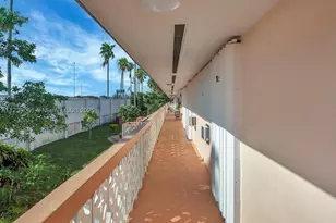 820 SW 11th, Hallandale Beach, FL 33009 - Photo 17