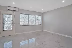 820 SW 11th, Hallandale Beach, FL 33009 - Photo 13