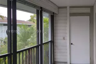 917 NE 199th, Miami, FL 33179 - Photo 15